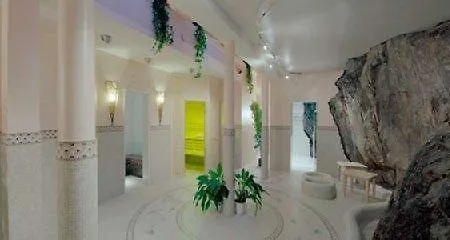 Cocoon La Rive מלון 4*