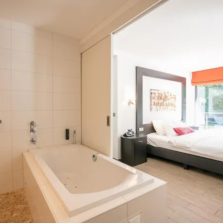 Cocoon La Rive فندق